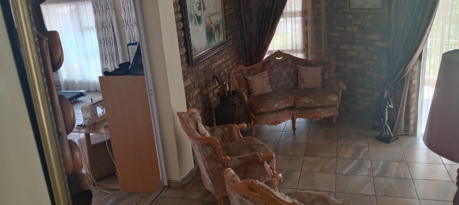 3 Bedroom Property for Sale in Safari Gardens North West